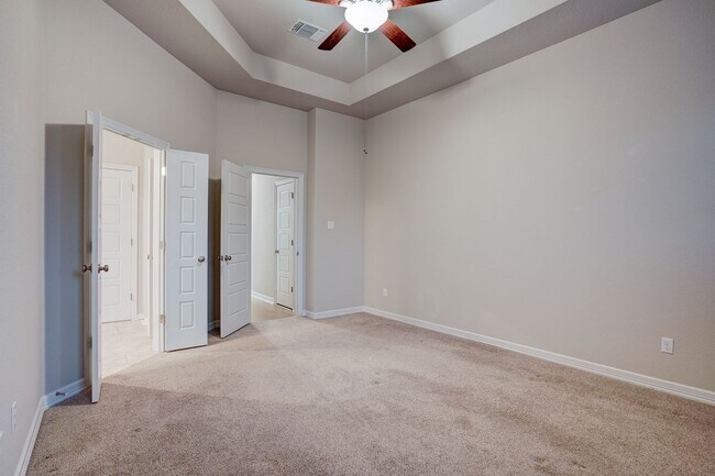 Building Photo - 2212 Dillon Pond Ln