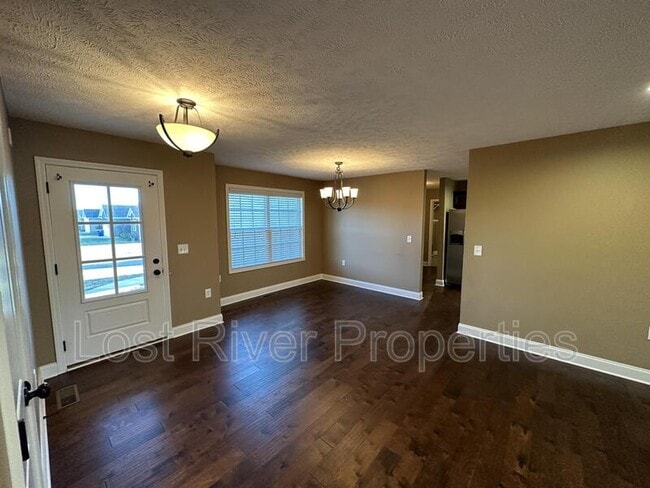 Building Photo - 381 Paige Ave