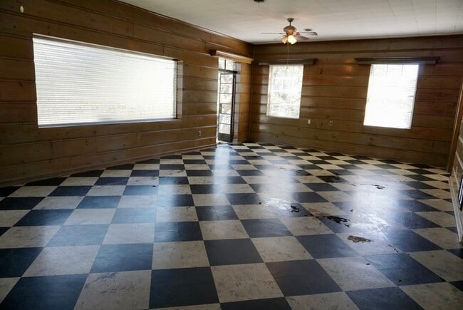 Building Photo - 253 N Jackson St