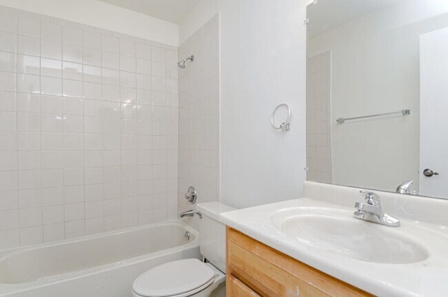 Building Photo - 363 W Camino Real