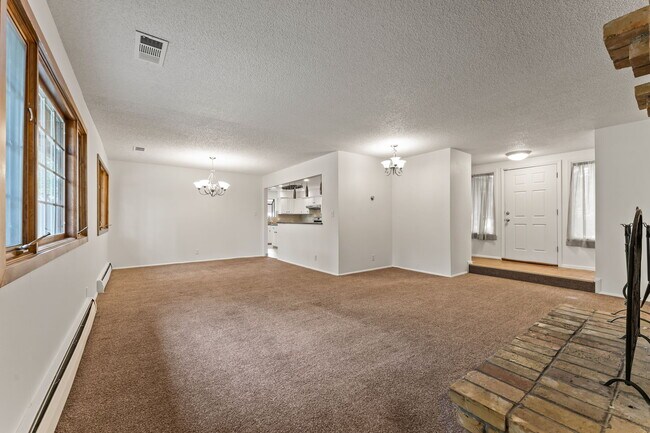 Building Photo - 1201 W 12th St