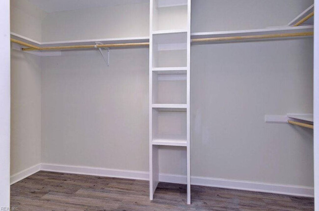 Building Photo - 40 Manteo Ave