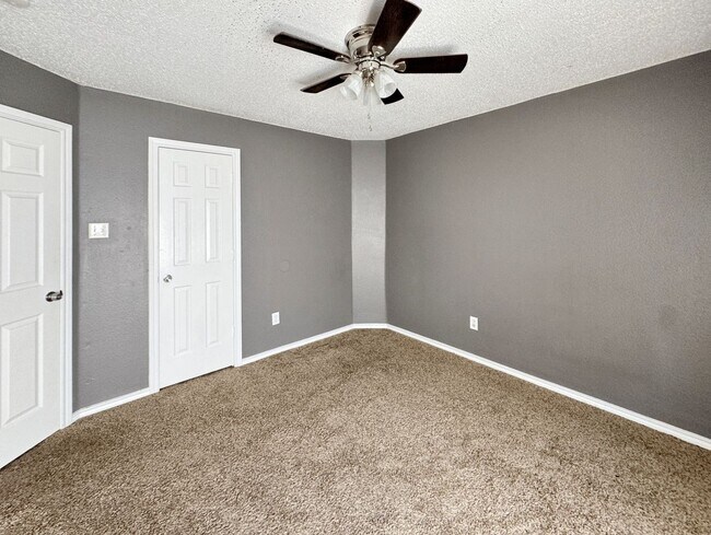 Building Photo - SPACIOUS REMODELED HOME NEAR MAJOR ARLINGT...