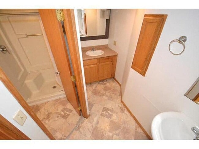 Building Photo - Great rental property near the U of M
