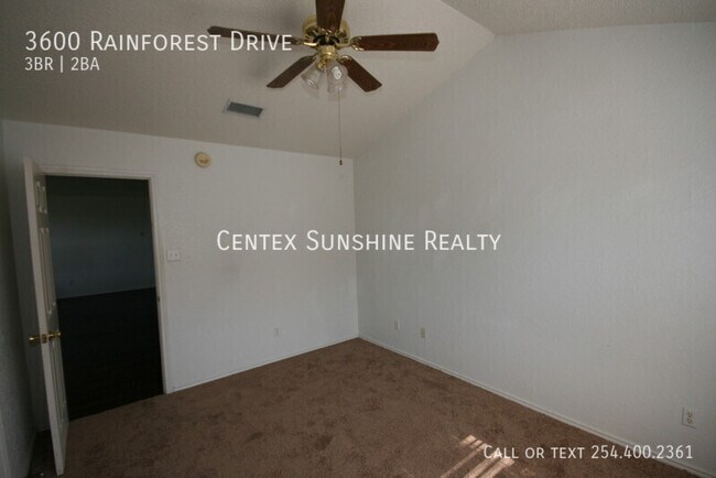 Building Photo - 3600 Rainforest Ln