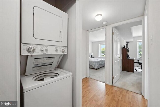 Building Photo - 20315 Beaconfield Terrace