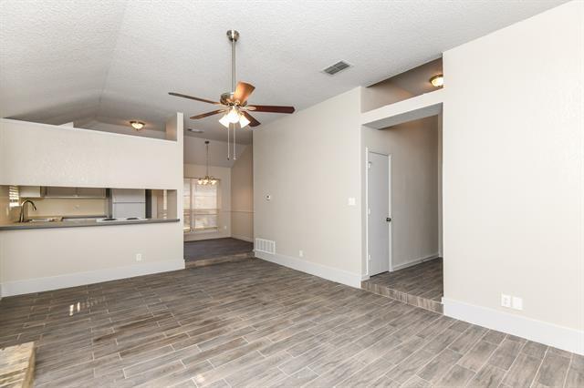 Building Photo - 914 Pierce Arrow Dr