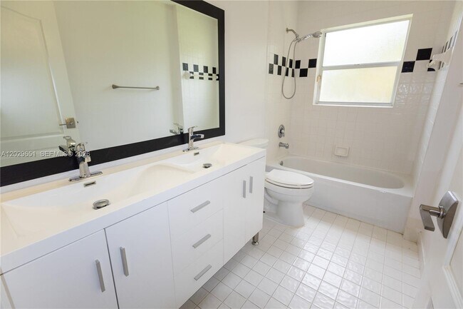 Building Photo - 280 Landings Blvd
