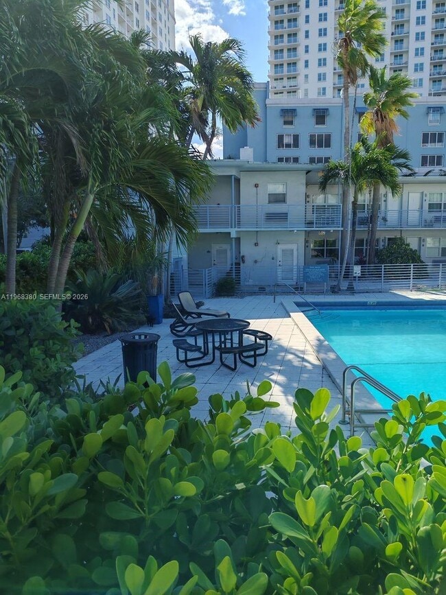 Building Photo - 8000 NE Bayshore Ct