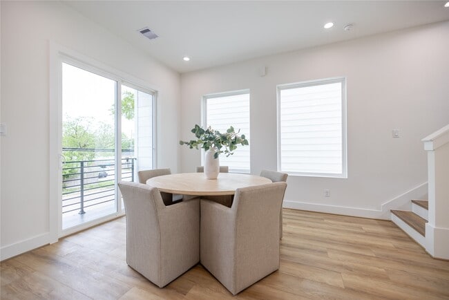 Building Photo - 4008 Yellowstone Blvd