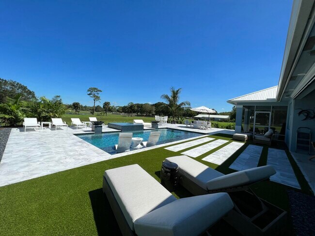 Building Photo - 3155 SW 78th Ave