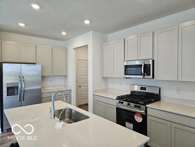 Building Photo - 9216 Novak Ct