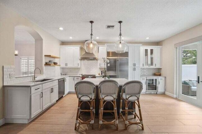 Building Photo - 1050 Delray Lakes Dr