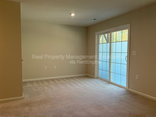 Building Photo - 6625 Pathfinder Wy