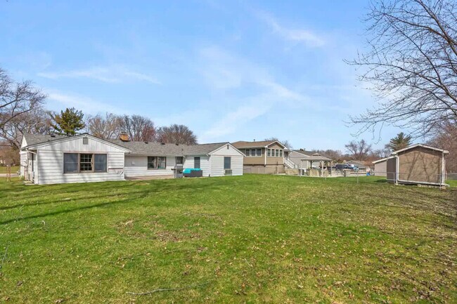 Building Photo - 1401 W Weathersfield Way