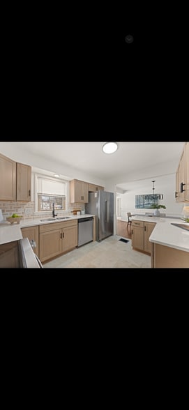 Building Photo - 810 Shady Ln