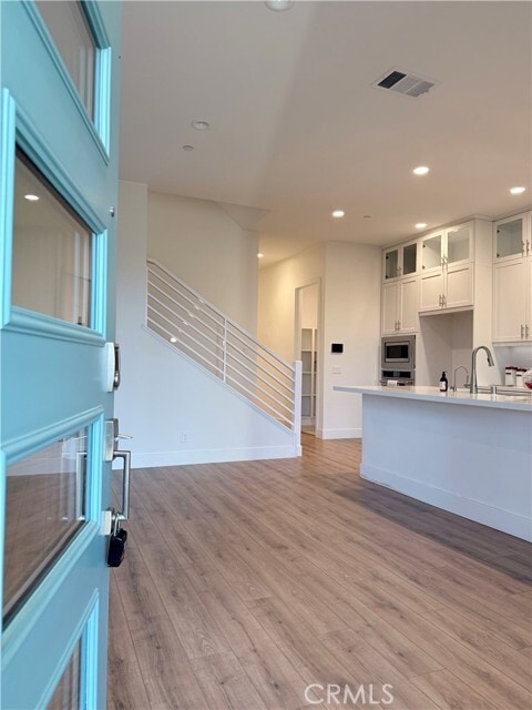 Building Photo - 273 Novel