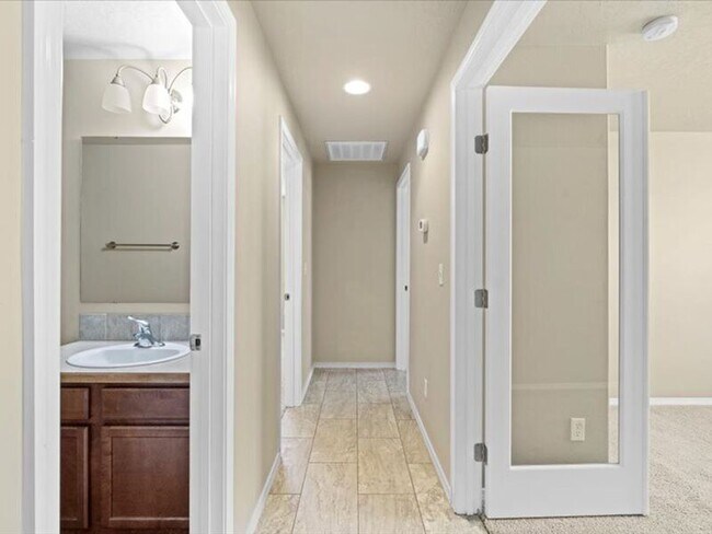 Building Photo - 6416 Three Rivers Dr