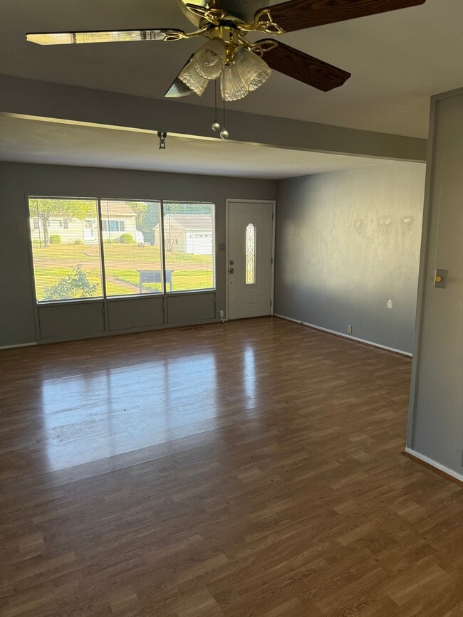 Building Photo - 4312 Kensington Ave