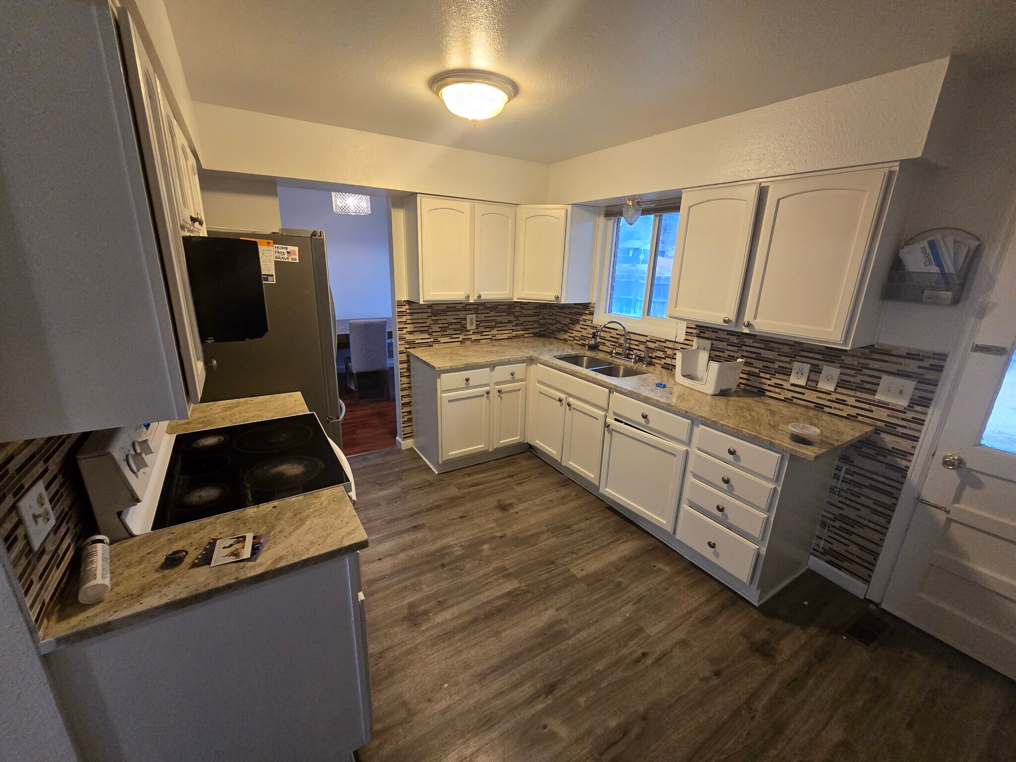 Building Photo - 1949 S Mobile St