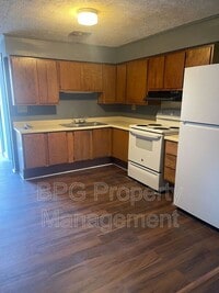 Building Photo - 123 Circle Dr