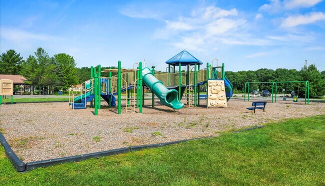 Building Photo - 223 Paxinos Dr