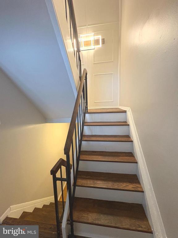 Building Photo - 9432 Merryrest Rd