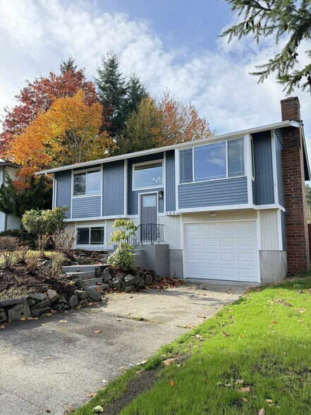 Building Photo - 5036 N Frace Ave