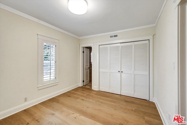 Building Photo - 135 N Gower St