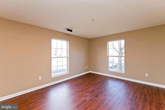 Building Photo - 117 1 Brookland Terrace