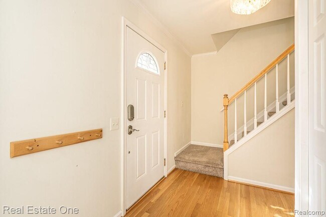 Building Photo - 619 Whitney Dr