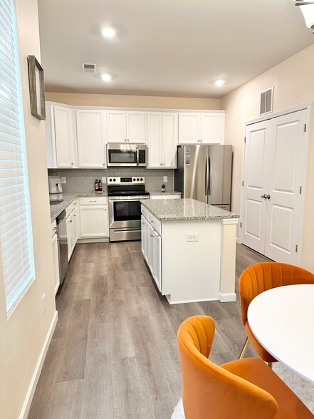 Building Photo - 510 Dorman St