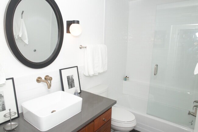 Building Photo - 521 Rialto Ave