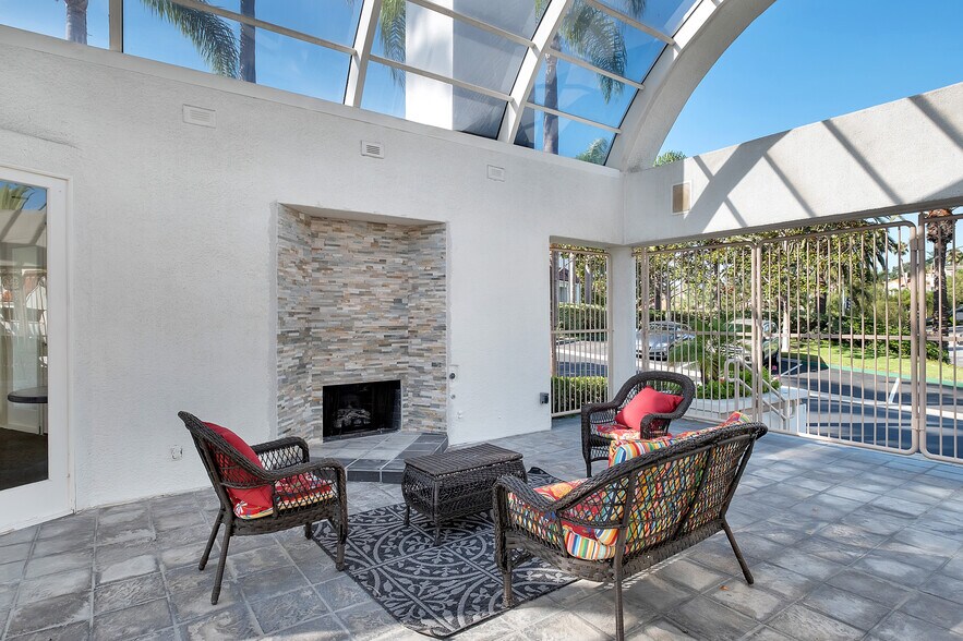 Building Photo - 30 Vista del Mar