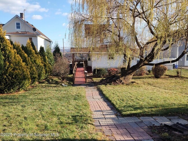 Building Photo - 1023 Carmalt St