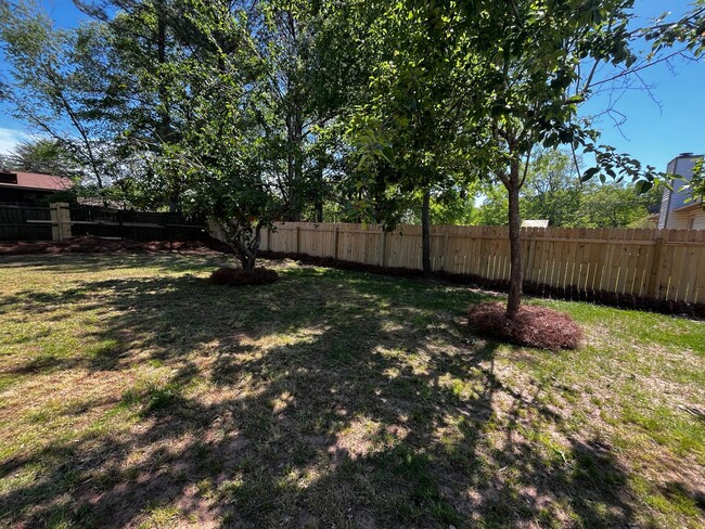 Building Photo - 1518 Biffle Rd