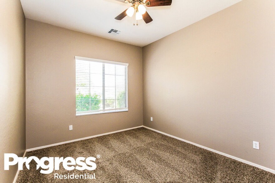 Building Photo - 14133 W Crocus Dr