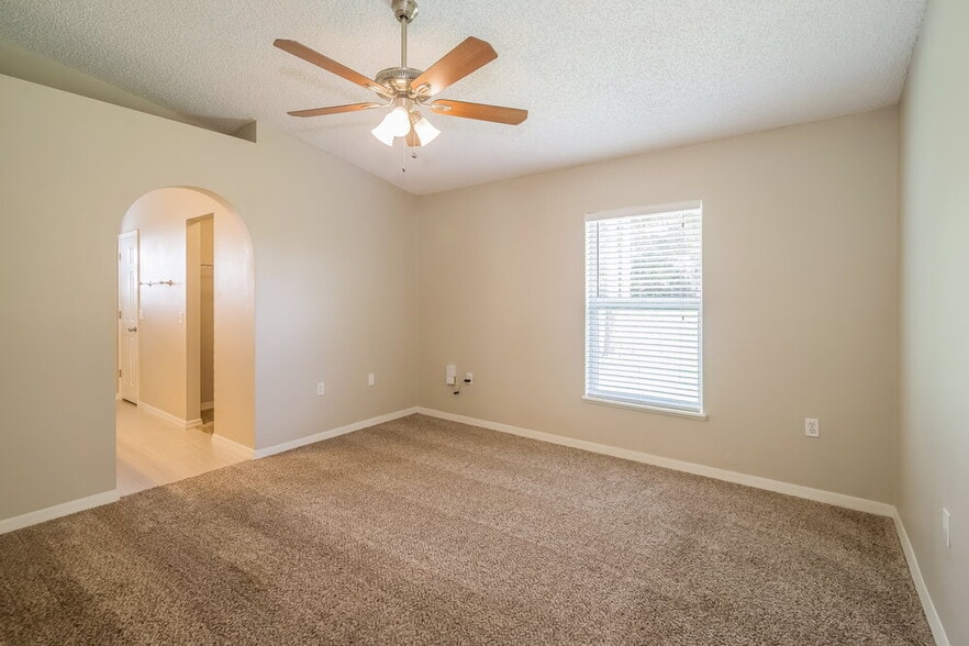 Building Photo - 3192 Carlotta Road