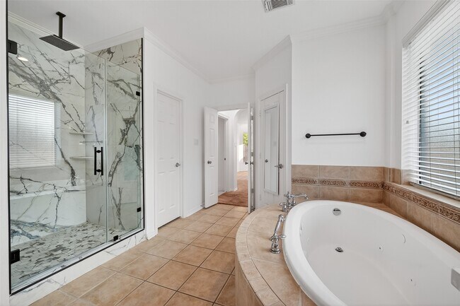 Building Photo - 22115 Oakcreek Hollow Ln