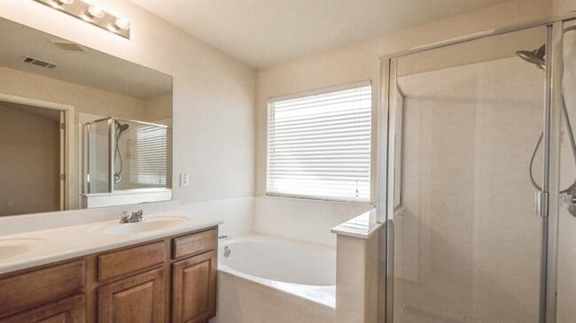 Building Photo - 502 Hidden Brook Ln