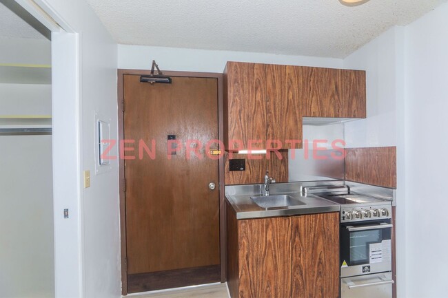 Building Photo - Kapiolani Terrace studio for rent