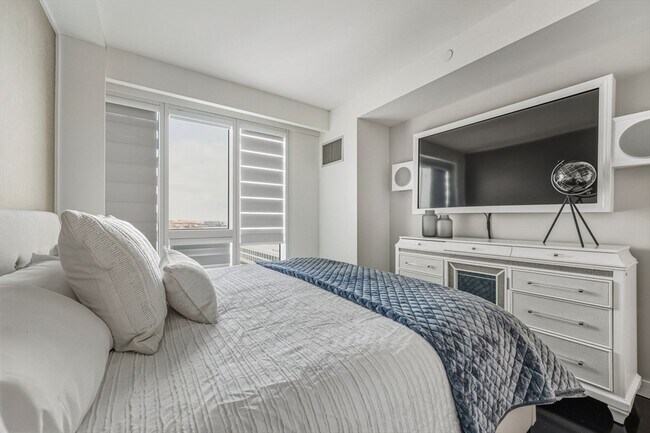 Building Photo - 150 Seaport Blvd