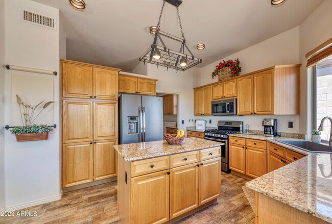 Building Photo - 6879 E Amber Sun Dr
