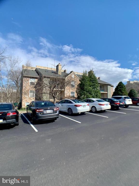 Building Photo - 209 Deer Run