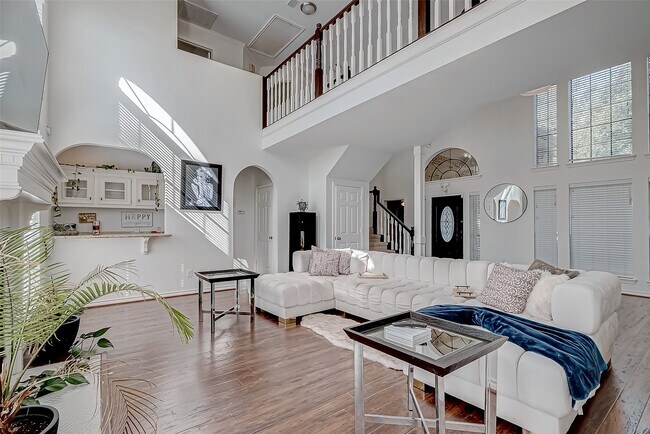 Building Photo - 8006 Devlin Dr