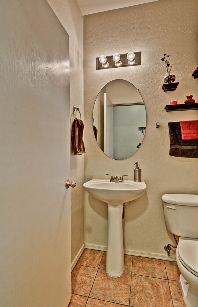 Building Photo - 17243 W Tara Ln