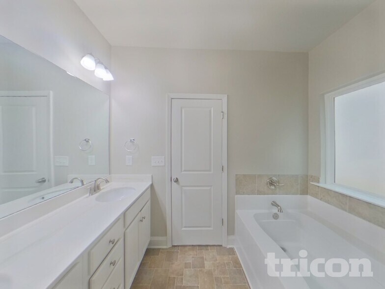 Building Photo - 6206 Baltusrol Terrace