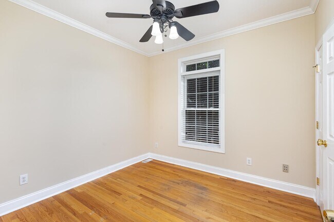 Building Photo - 1610 Elkhart Cir