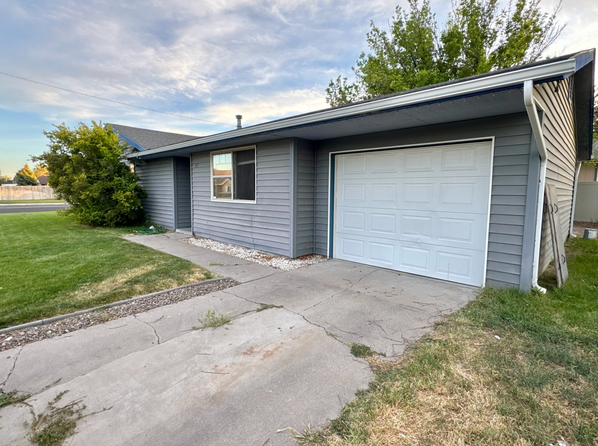 Building Photo - 711 Beta Cir