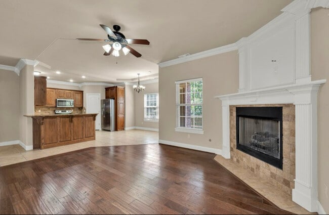 Building Photo - 605 NW 17th Ct